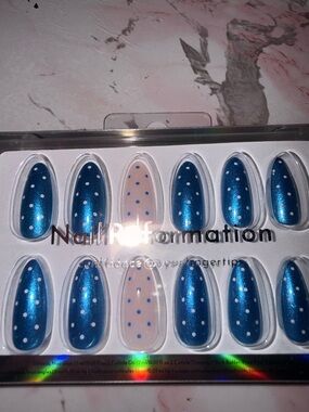Nail Reformation Blue Polka Dot Press-On Nails - Elegant Navy & Nude Set